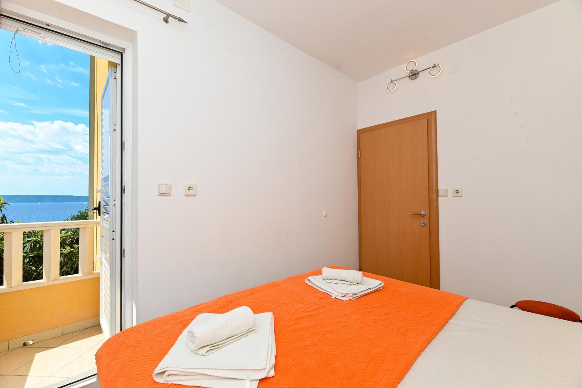 Vila Tatinja โตรกีร์ ภายนอก รูปภาพ