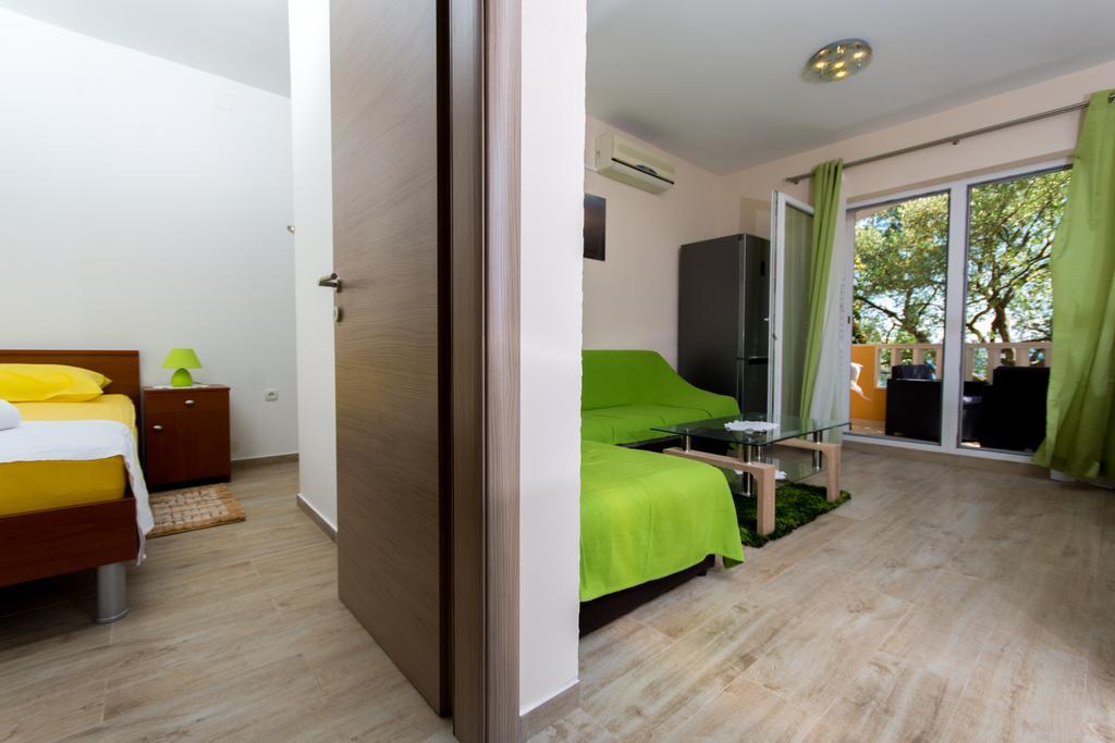 Vila Tatinja โตรกีร์ ภายนอก รูปภาพ