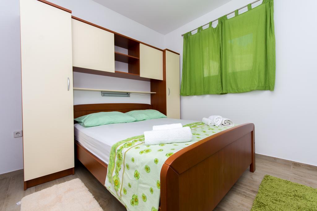 Vila Tatinja โตรกีร์ ภายนอก รูปภาพ